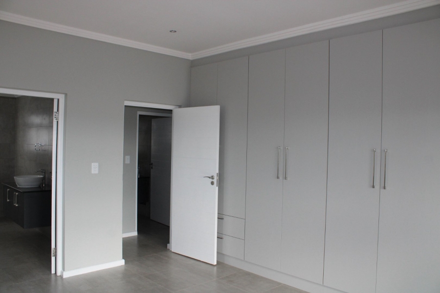 4 Bedroom Property for Sale in Kidds Beach Eastern Cape